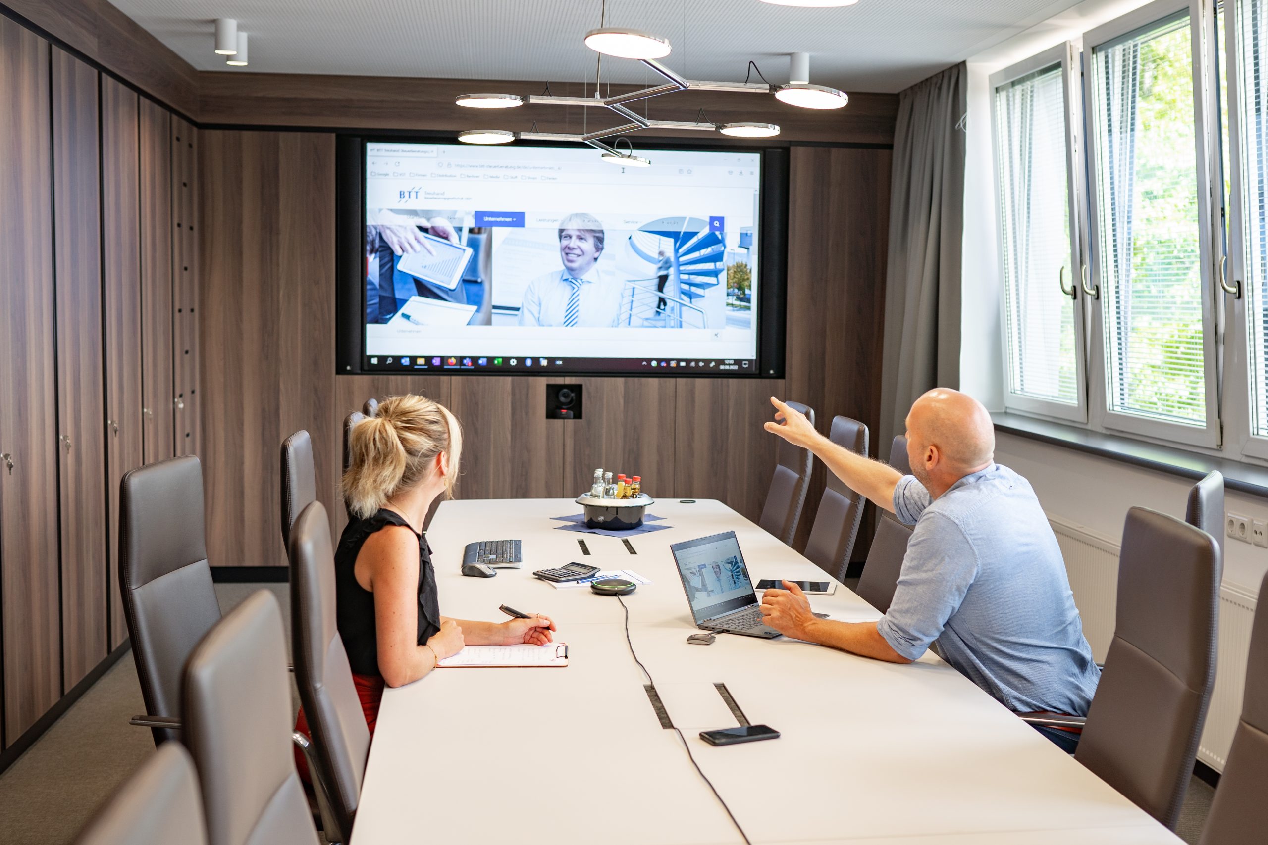 Hybride Lehre mit moderner Medientechnik